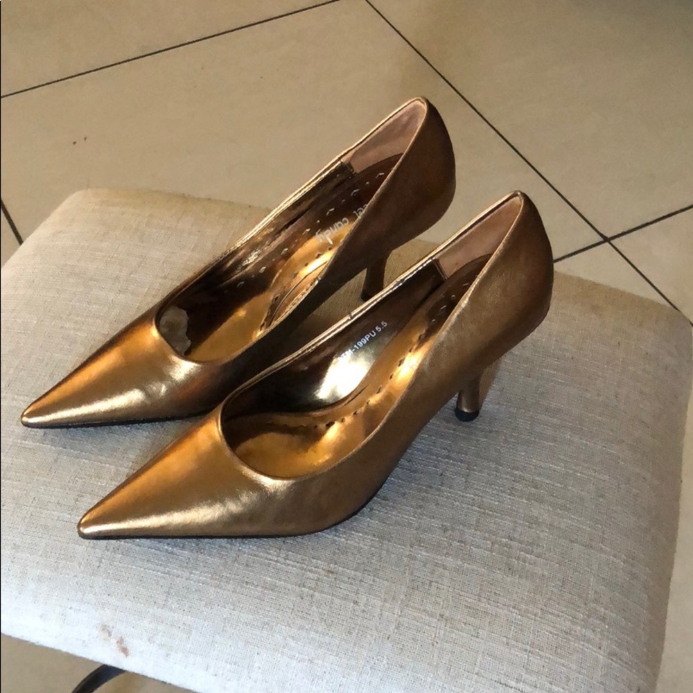 🆕✨Bronze Pointy Pumps - Picture 2 of 3